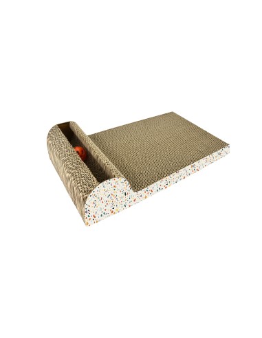 Griffoir en carton avec balle et herbe à chat